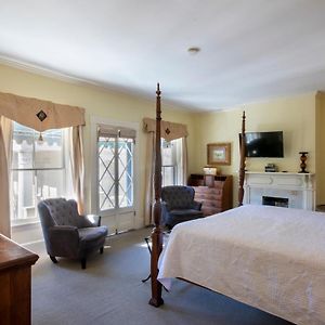 Westmorland King Room 304